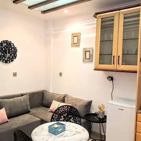 Comfy & Lightful Close To Center